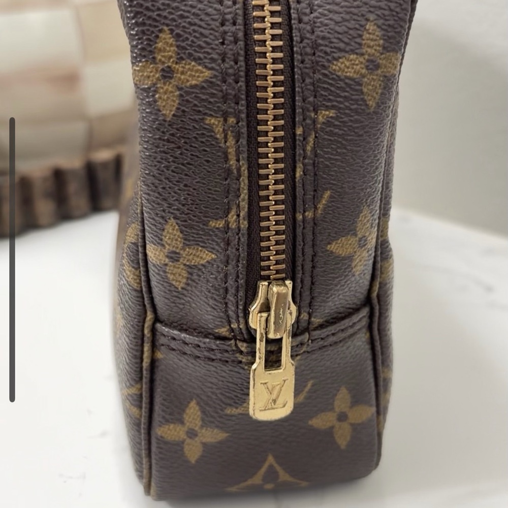 Louis Vuitton Trousse 23/ Cosmetic Pouch - Picture 5 of 15